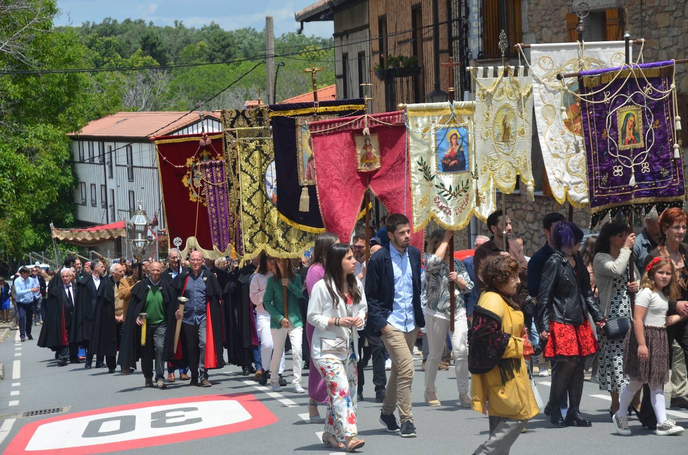 La Alberca se viste de gala en la procesión del Corpus