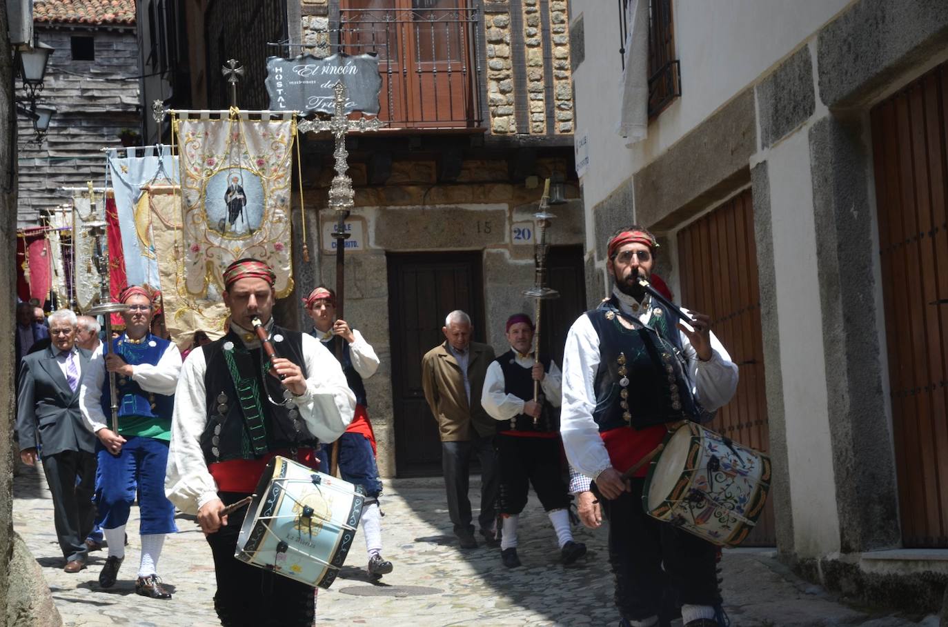 La Alberca se viste de gala en la procesión del Corpus