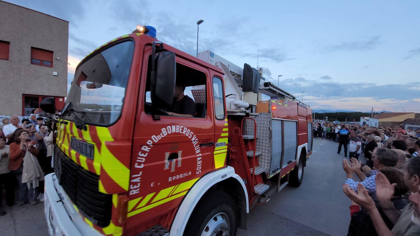 Más de 2.000 personas acompañan a los Bomberos de Ciudad Rodrigo en su despedida