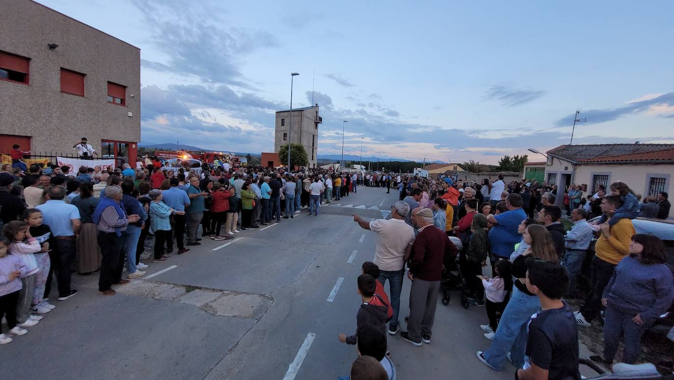 Más de 2.000 personas acompañan a los Bomberos de Ciudad Rodrigo en su despedida