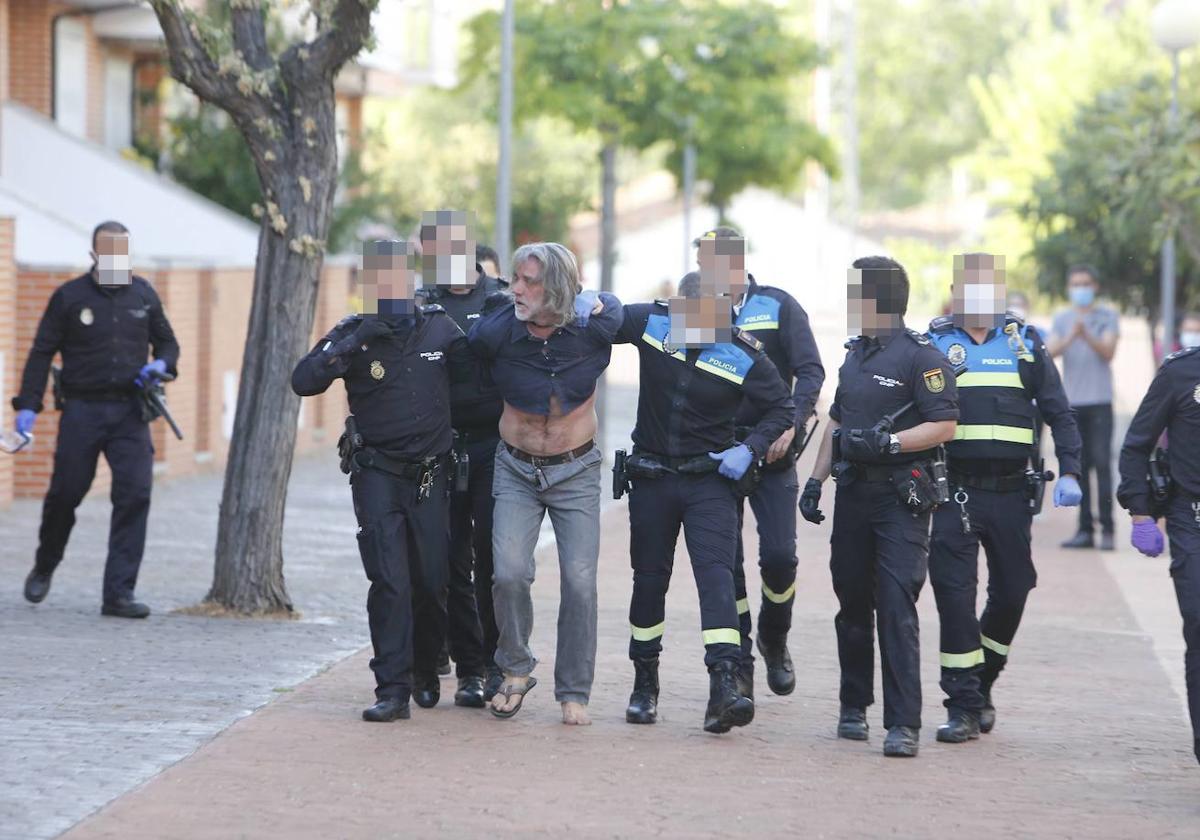 Espectacular detención de 'El Argentino' en su chalé de la urbanización de Lasalle.