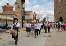 Momentos de la procesión de San Juan Bautista el pasado año.