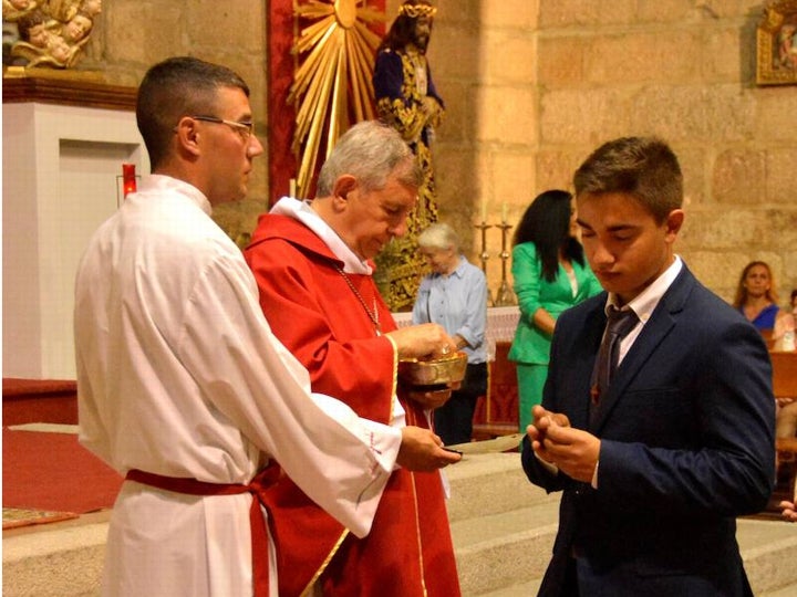 Confirmación de casi medio centenar de jóvenes en Peñaranda de Bracamonte