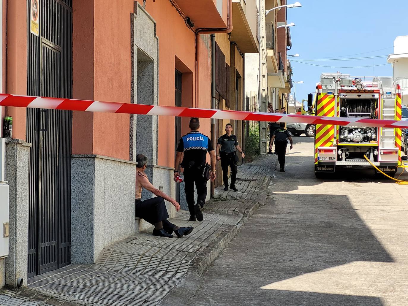 Un hombre de 89 años herido en un incendio de un tercer piso en Ciudad Rodrigo