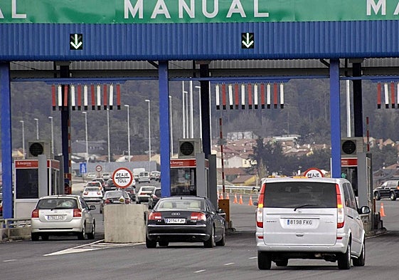 El PP avisa de que en 2024 se pagarán peajes en las autovías porque el Gobierno ya se ha comprometido