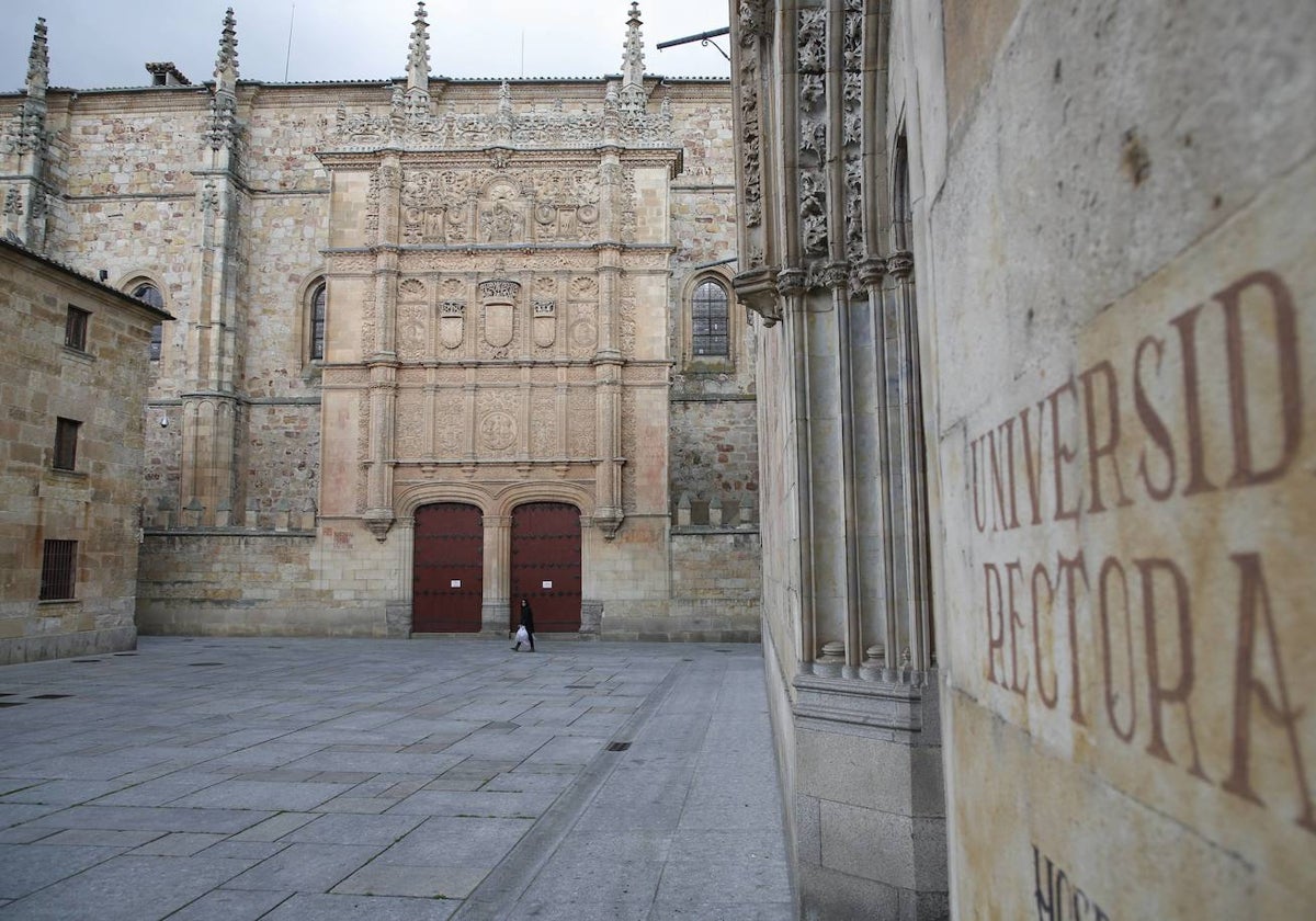 La fachada de la Universidad de Salamanca.