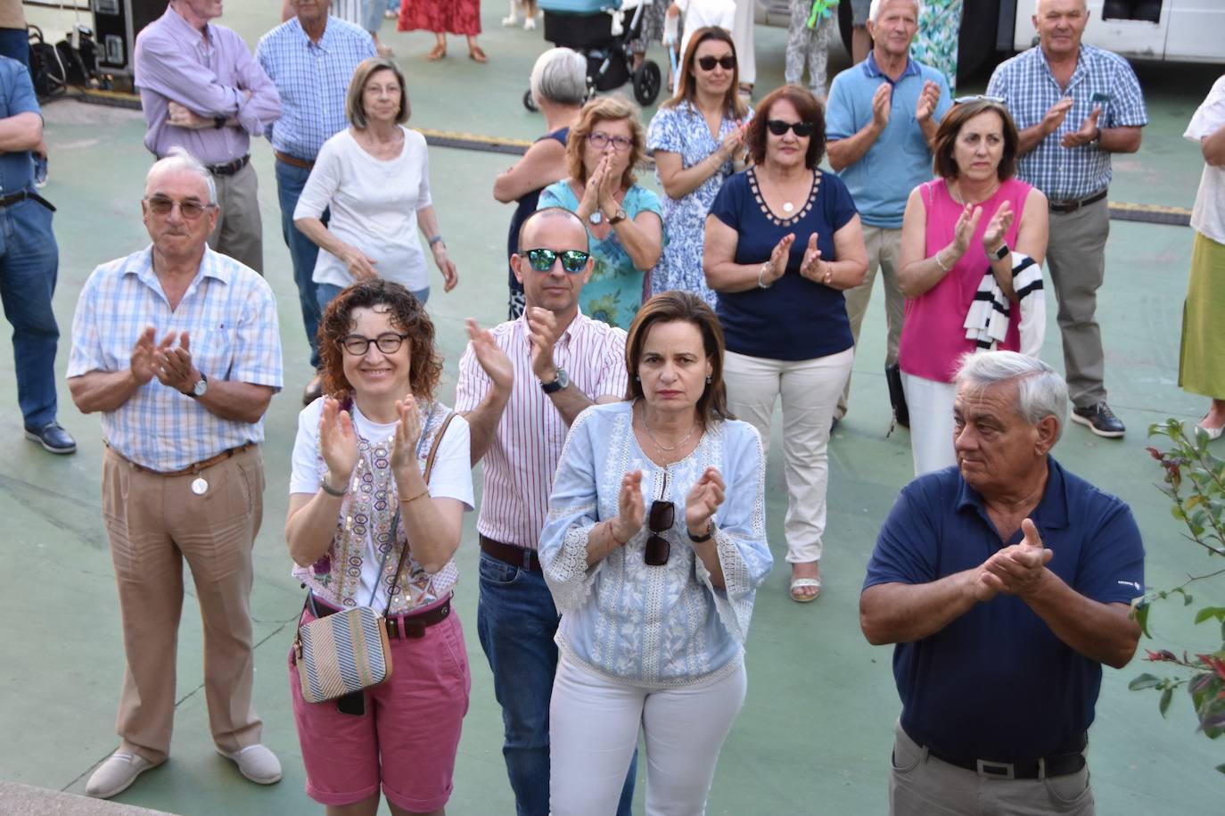 La ex ministra García Tejerina ensalza el medio rural en el emotivo pregón ofrecido en San Pedro del Valle