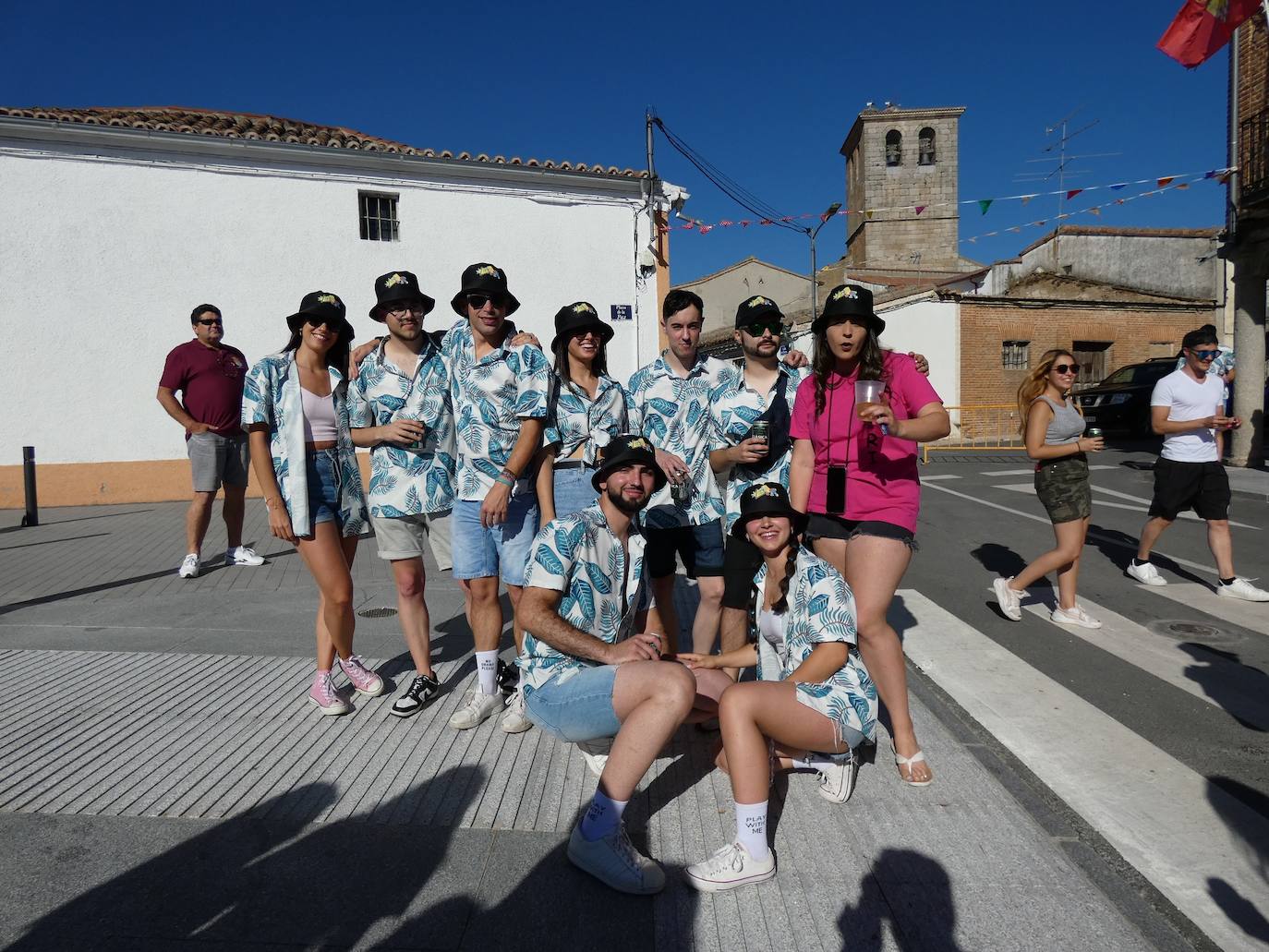 Las peñas de Mancera de Abajo animaron el inicio de las fiestas del verano