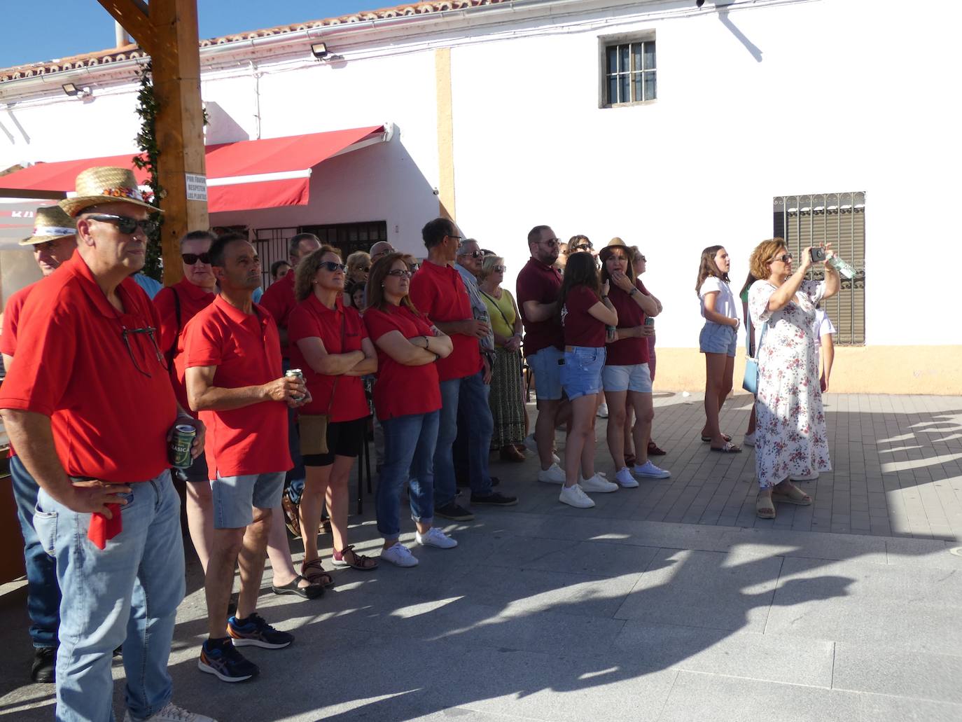 Las peñas de Mancera de Abajo animaron el inicio de las fiestas del verano