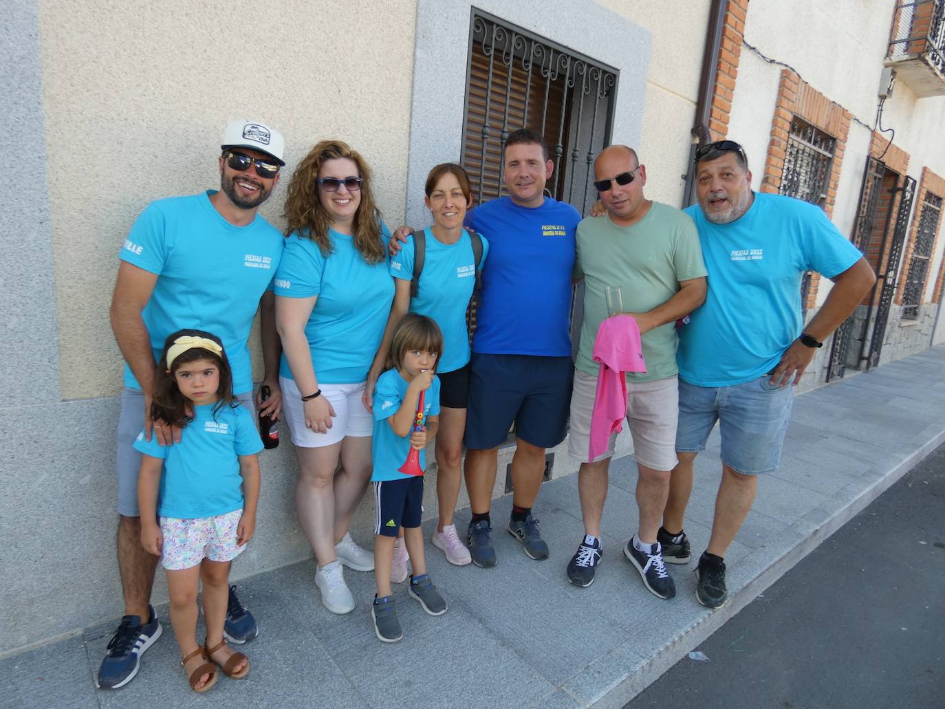 Las peñas de Mancera de Abajo animaron el inicio de las fiestas del verano