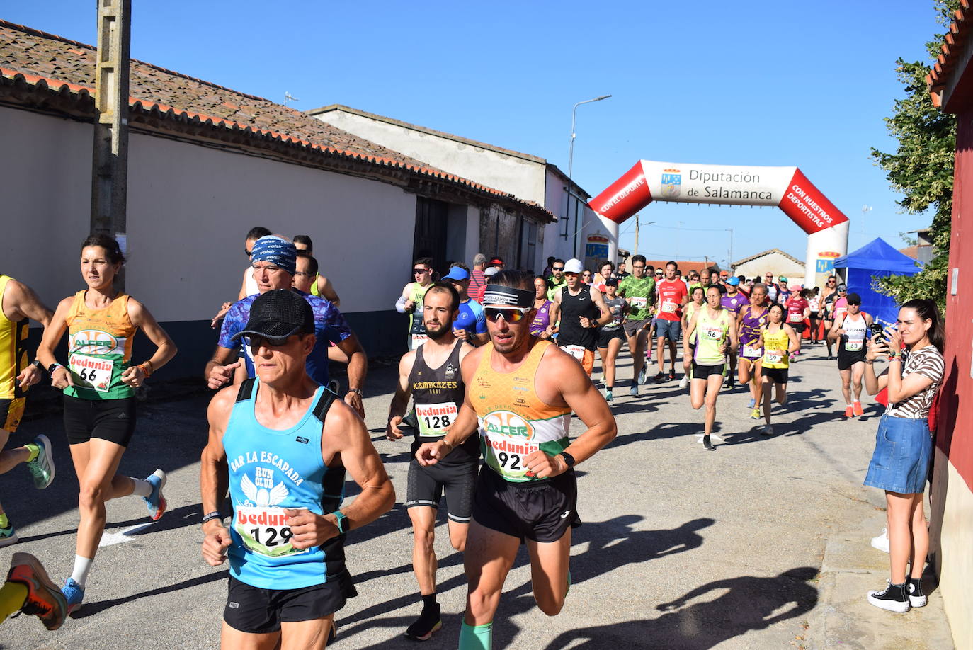 Las mejores fotos de la &#039;VI Carrera Solidaria Un Nuevo Impulso de Coca de Alba&#039;