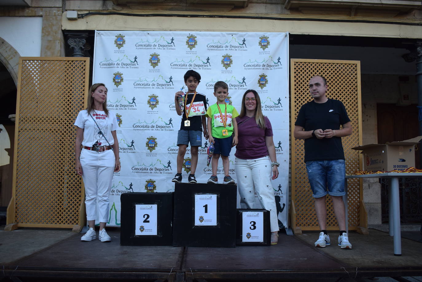 Las mejores imágenes de la V Carrera Nocturna Villa de Alba de Tormes