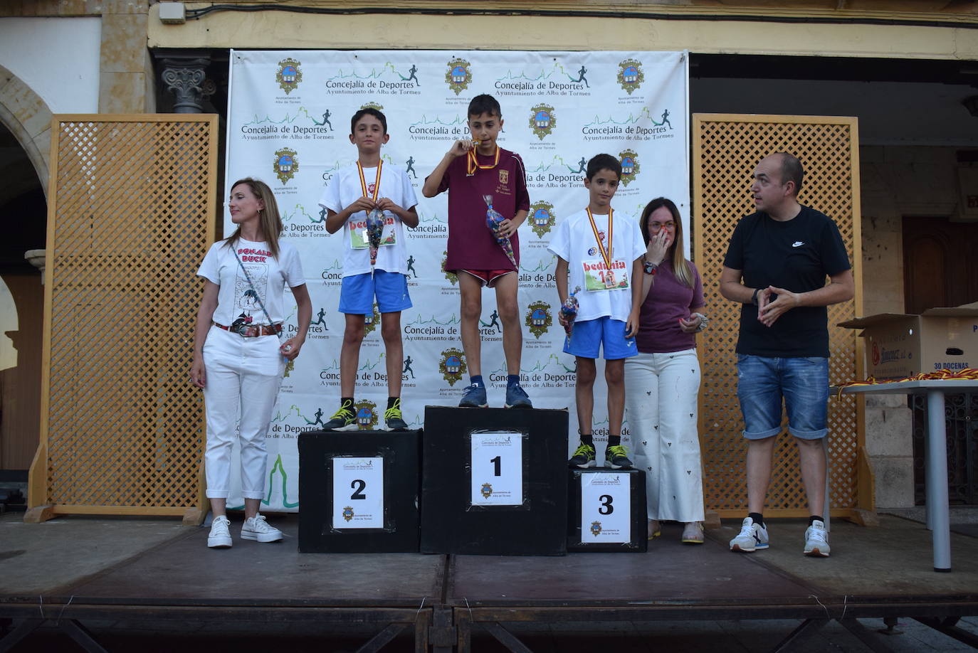 Las mejores imágenes de la V Carrera Nocturna Villa de Alba de Tormes