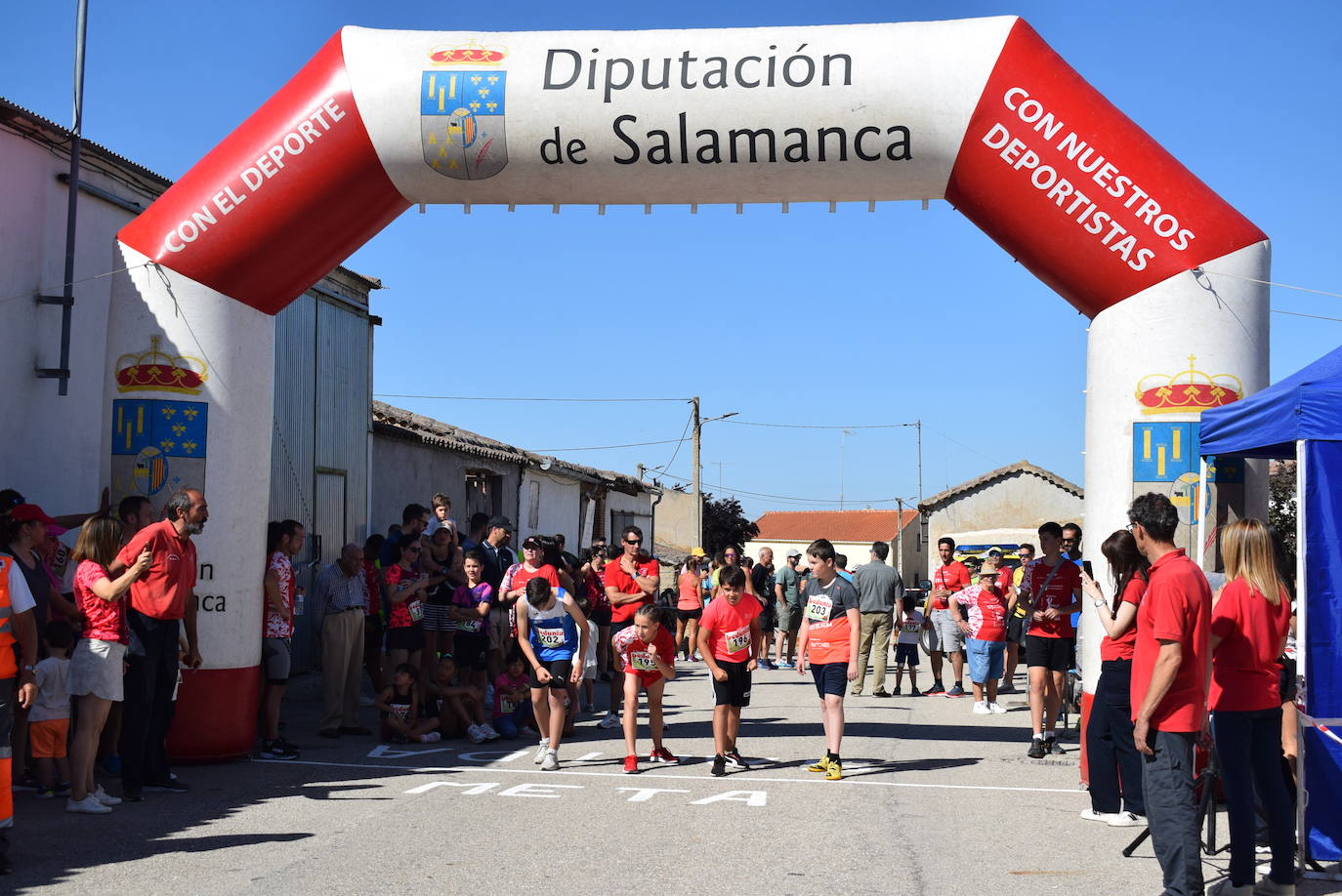 Las mejores fotos de la &#039;VI Carrera Solidaria Un Nuevo Impulso de Coca de Alba&#039;