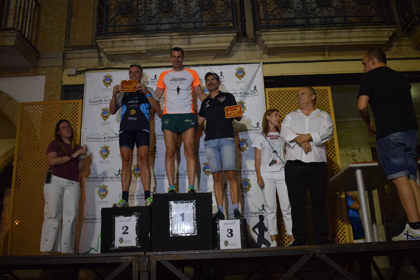 Las mejores imágenes de la V Carrera Nocturna Villa de Alba de Tormes