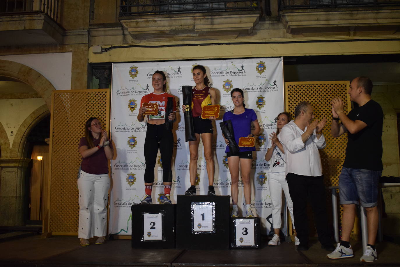 Las mejores imágenes de la V Carrera Nocturna Villa de Alba de Tormes