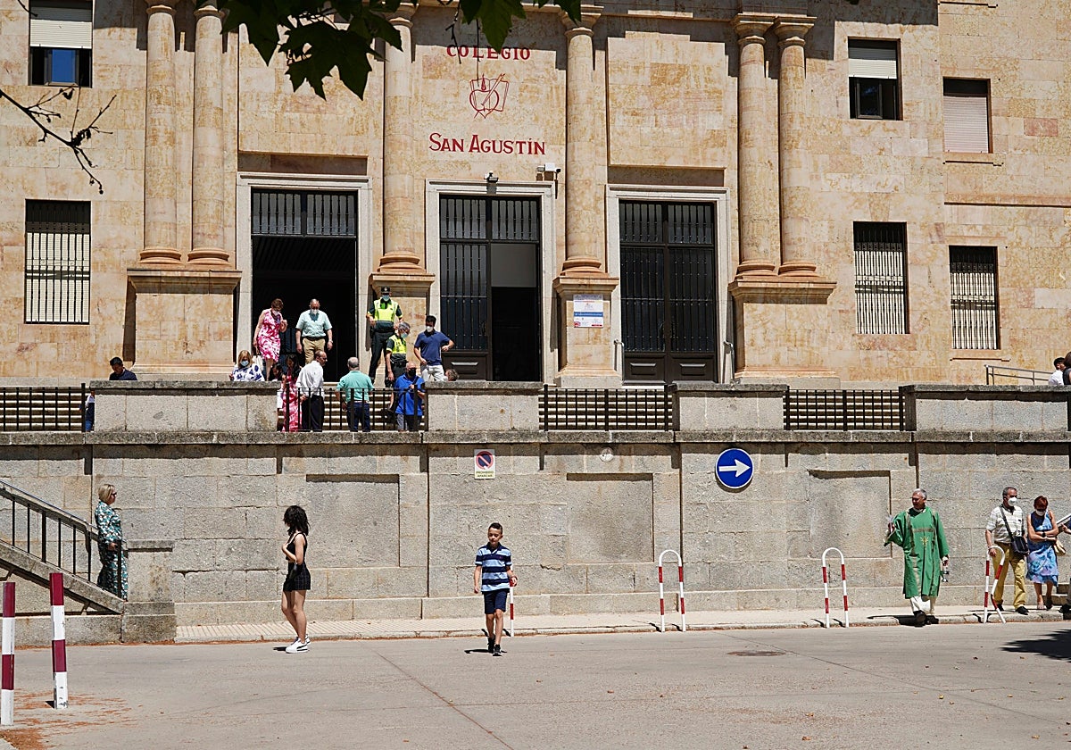 Fachada del Colegio San Agustín de Salamanca.