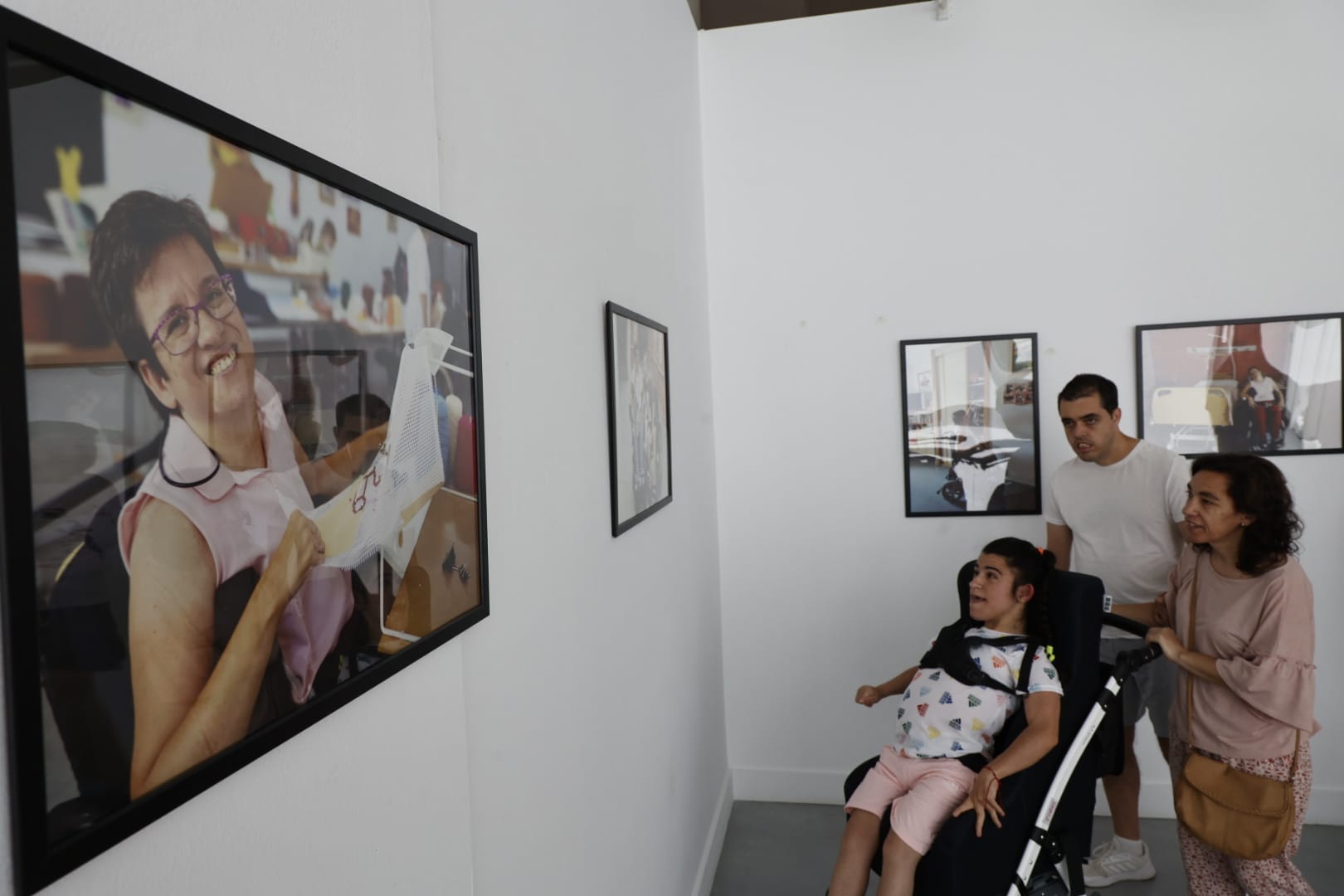 La emotiva exposición que desvela cuatro historias de personas con parálisis cerebral