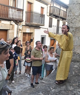 Imagen secundaria 2 - Éxito en la primera visita guiada de Candelario sobre su pasado judío