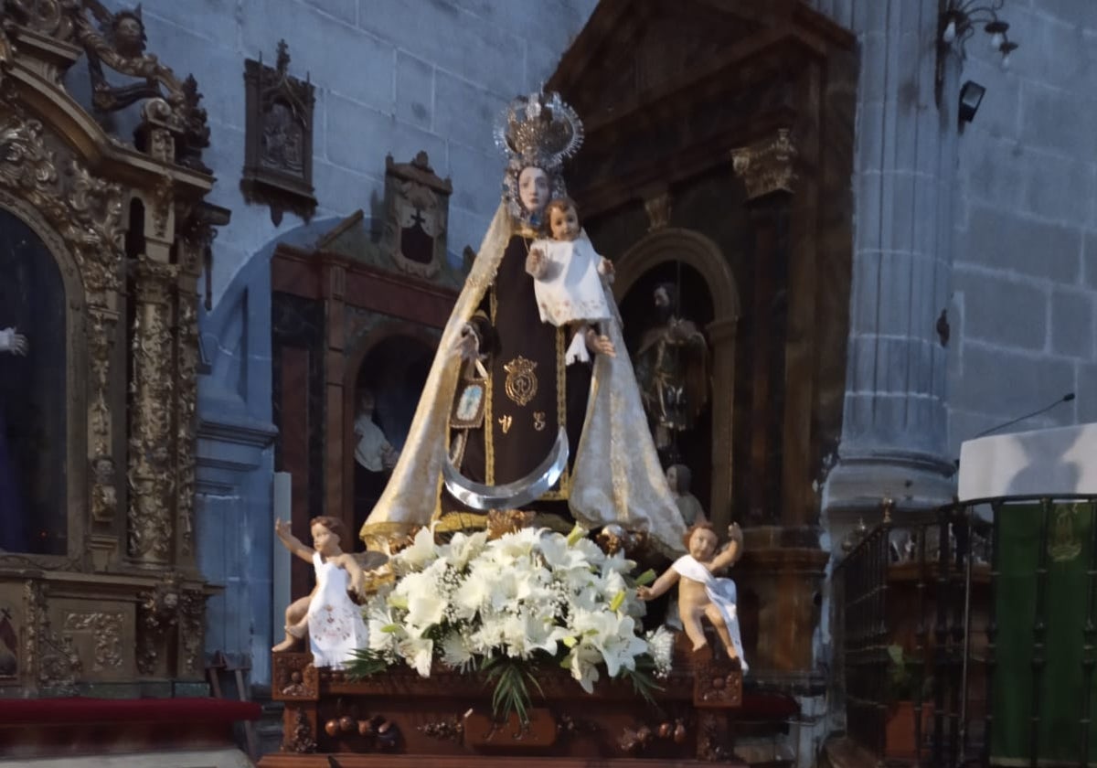 la Virgen del Carmen se puede contemplar en Santa María la Mayor hasta el día 16 de julio.