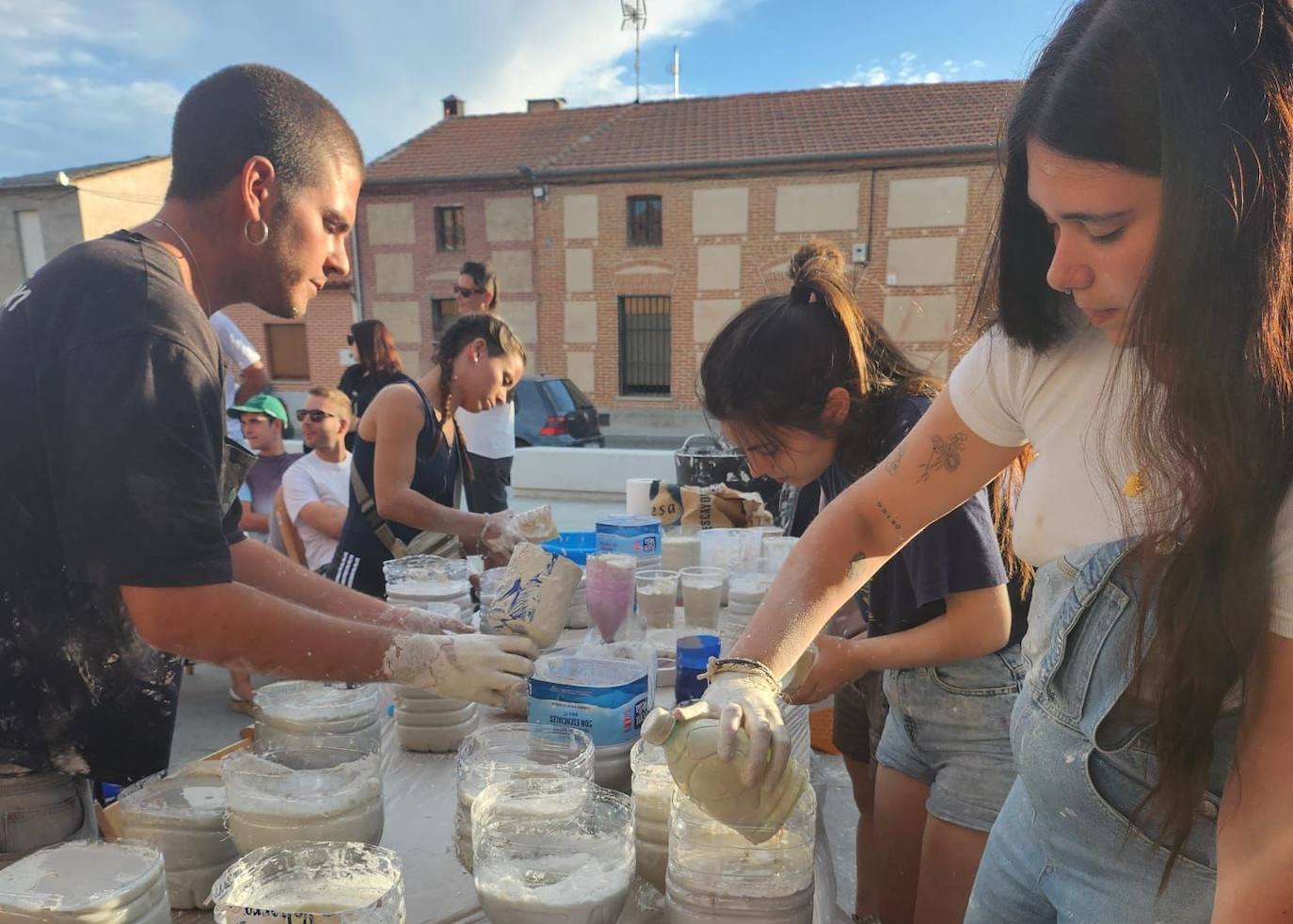 Organizan un taller que capta la esencia de Mancera de Abajo a través de texturas