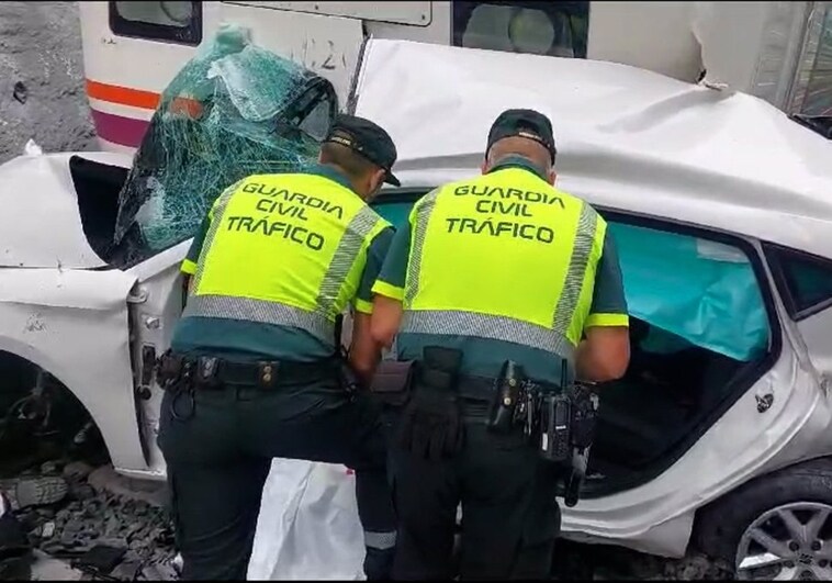 Un tren arrolla a un coche en Lugo y deja un muerto y dos heridos graves