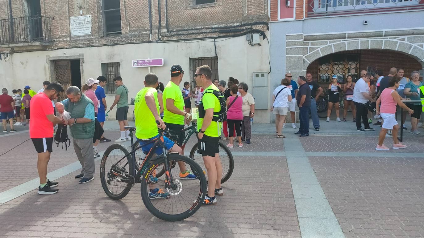 Pasos solidarios en Santiago de la Puebla