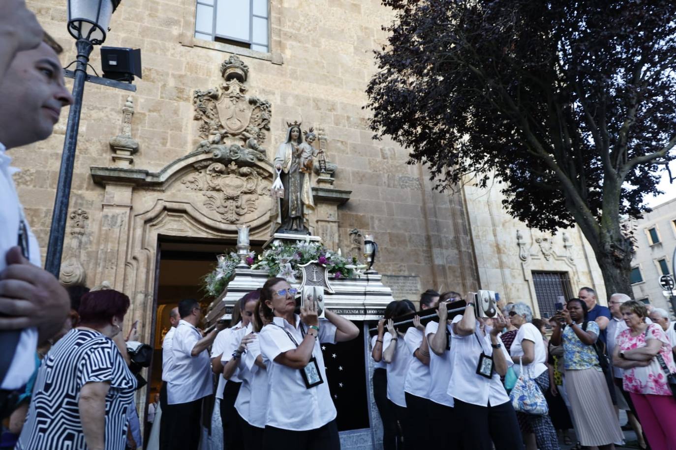 La devoción a la Virgen del Carmen se asienta en Salamanca