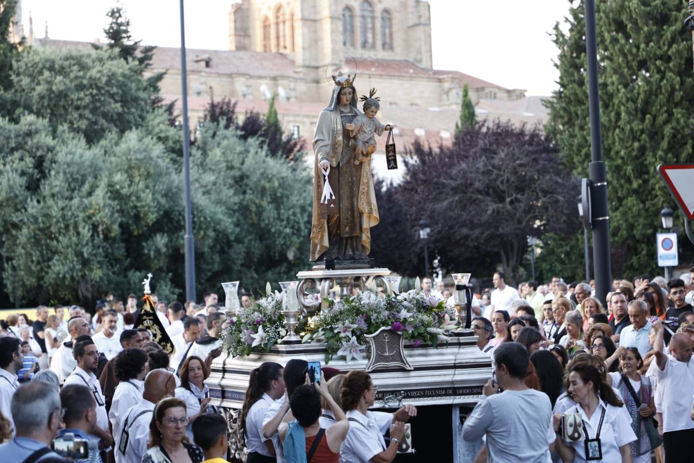 La devoción a la Virgen del Carmen se asienta en Salamanca