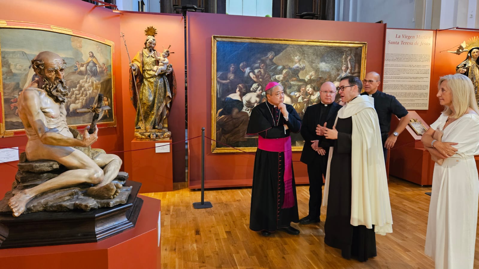 El nuncio del Papa Francisco visita Alba de Tormes y peregrina al sepulcro de Santa Teresa