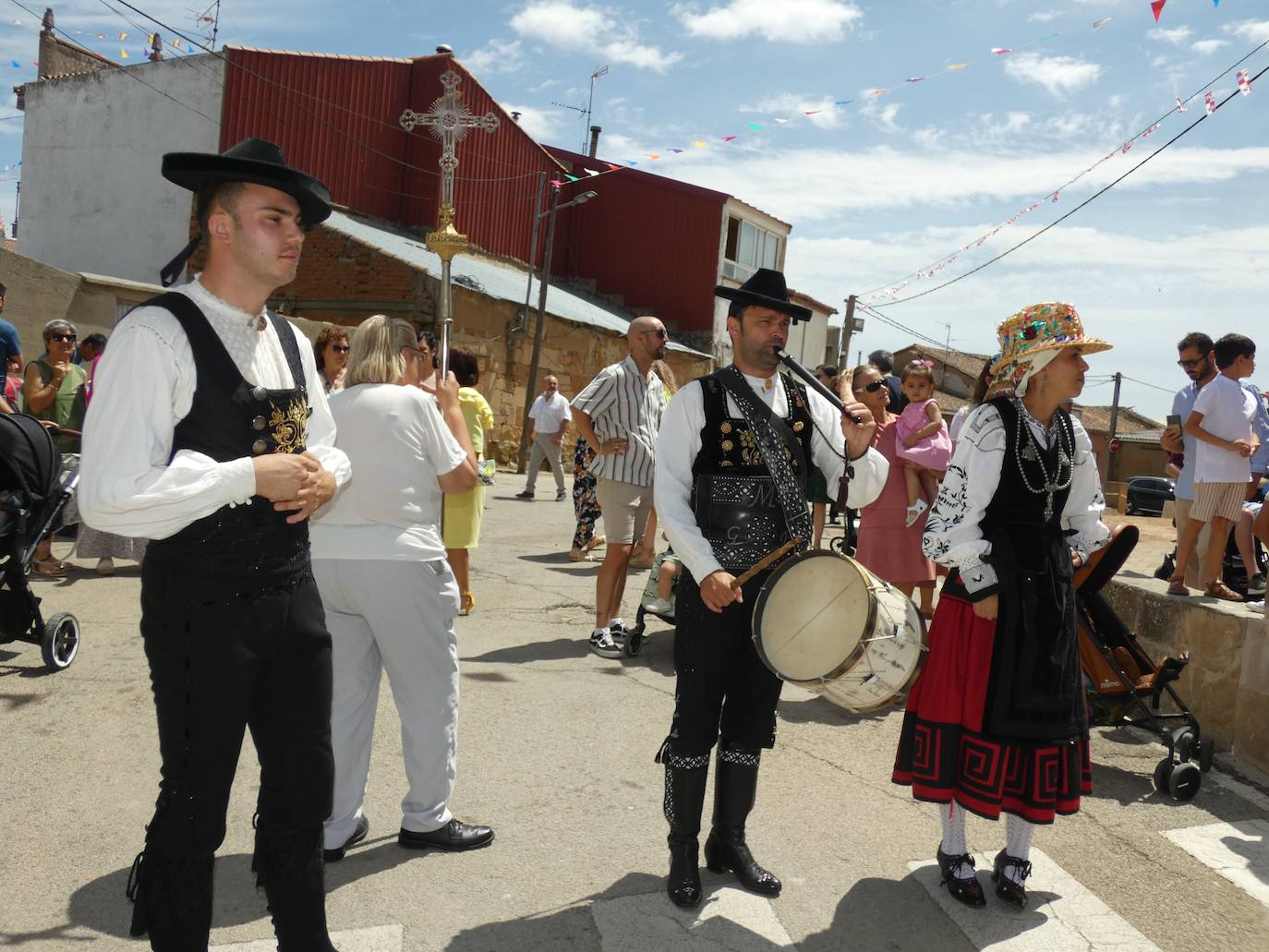 Bailes charros en honor a la Virgen del Carmen y el Santo Cristo de la Esperanza en Villoruela