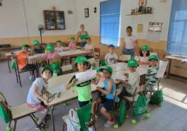 Imagen de los primeros participantes de este año en la escuela de verano de Peromingo.