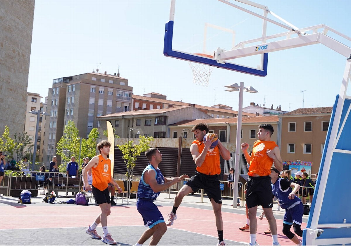 Equipo de la Pontificia en el Campeonato de España 3x3.