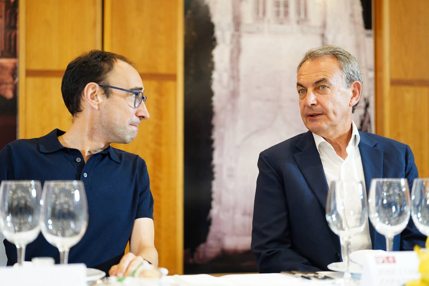 Zapatero pide en Salamanca a los votantes de centro y los de Podemos el voto para el PSOE