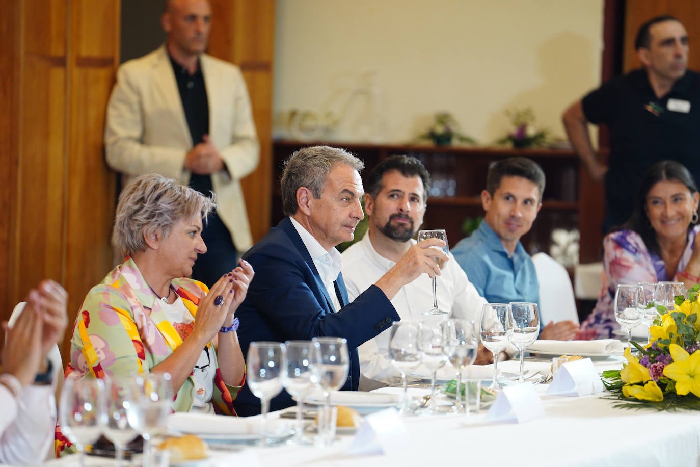 Zapatero pide en Salamanca a los votantes de centro y los de Podemos el voto para el PSOE