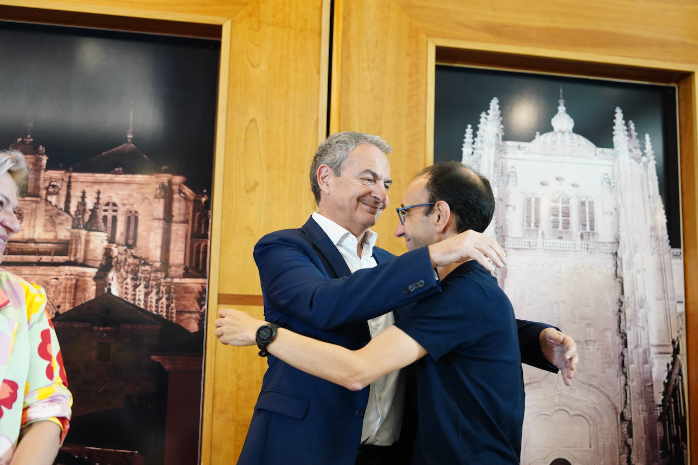 Zapatero pide en Salamanca a los votantes de centro y los de Podemos el voto para el PSOE