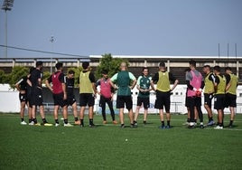 El Badajoz ha comenzado a entrenar ajeno a lo extradeportivo