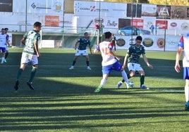 Partido del Guijuelo ante el Langreo la pasada temporada.