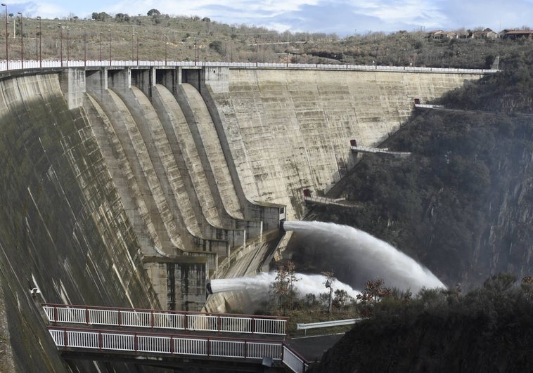 En peligro el proyecto hidroeléctrico de la presa de Irueña
