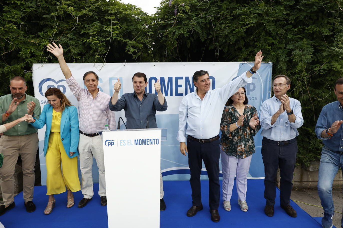 Mañueco, junto a Carbayo y Bermúdez de Castro en el cierre de campaña.