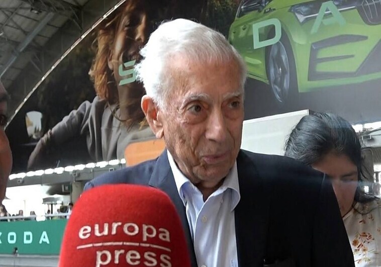 Vargas Llosa reaparece para confirmar su 'nueva' relación sentimental