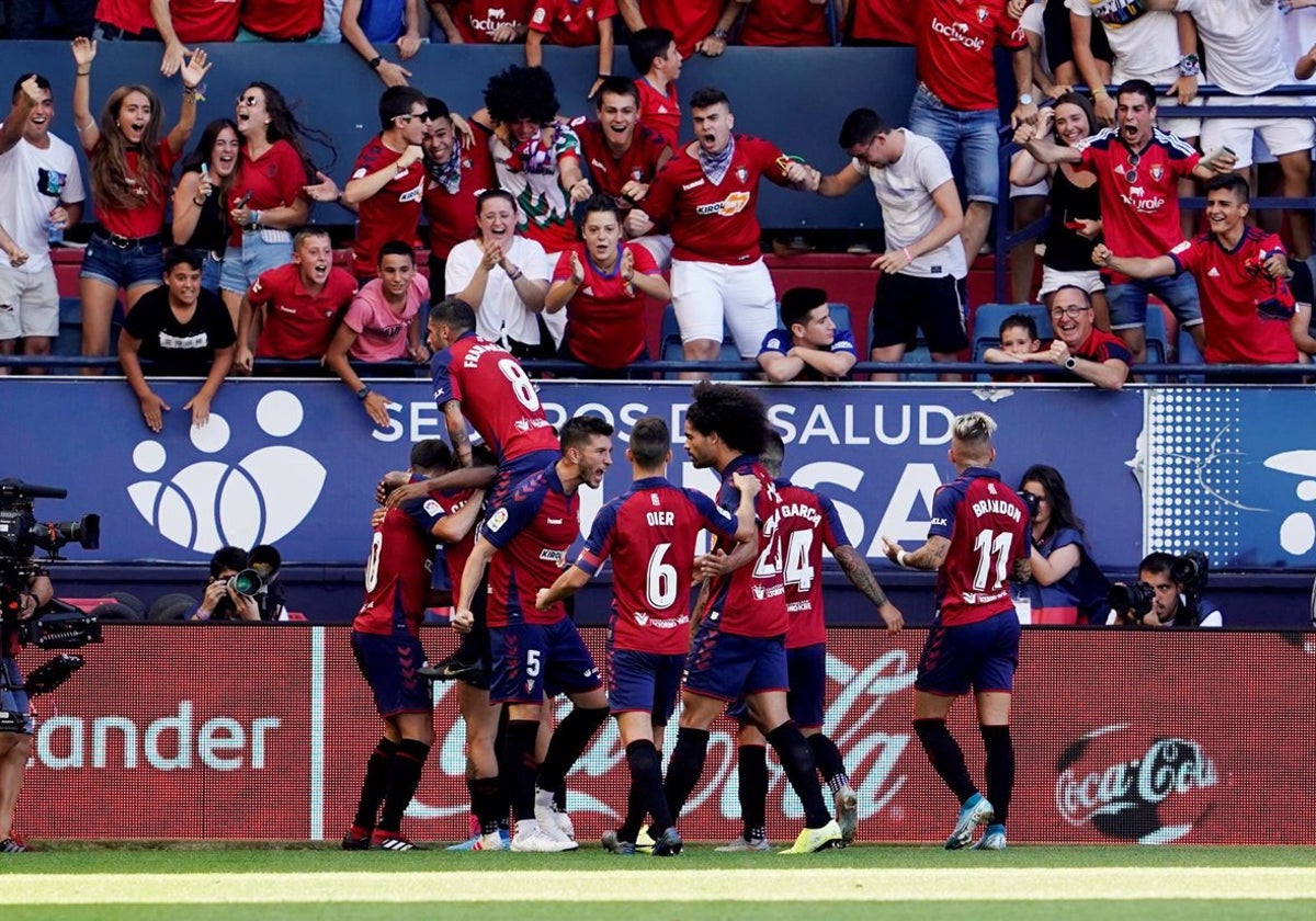 Jugadores del Osasuna celebrando un gol durante la última temporada.