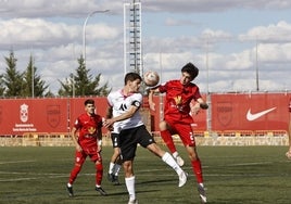 Derbi en el Alfonso San Casto entre el Santa Marta y el Salamanca el curso pasado.