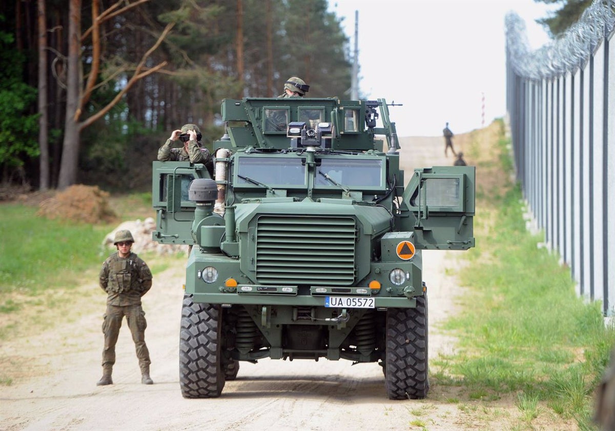 Tropas polacas en la frontera con Bielorrusia