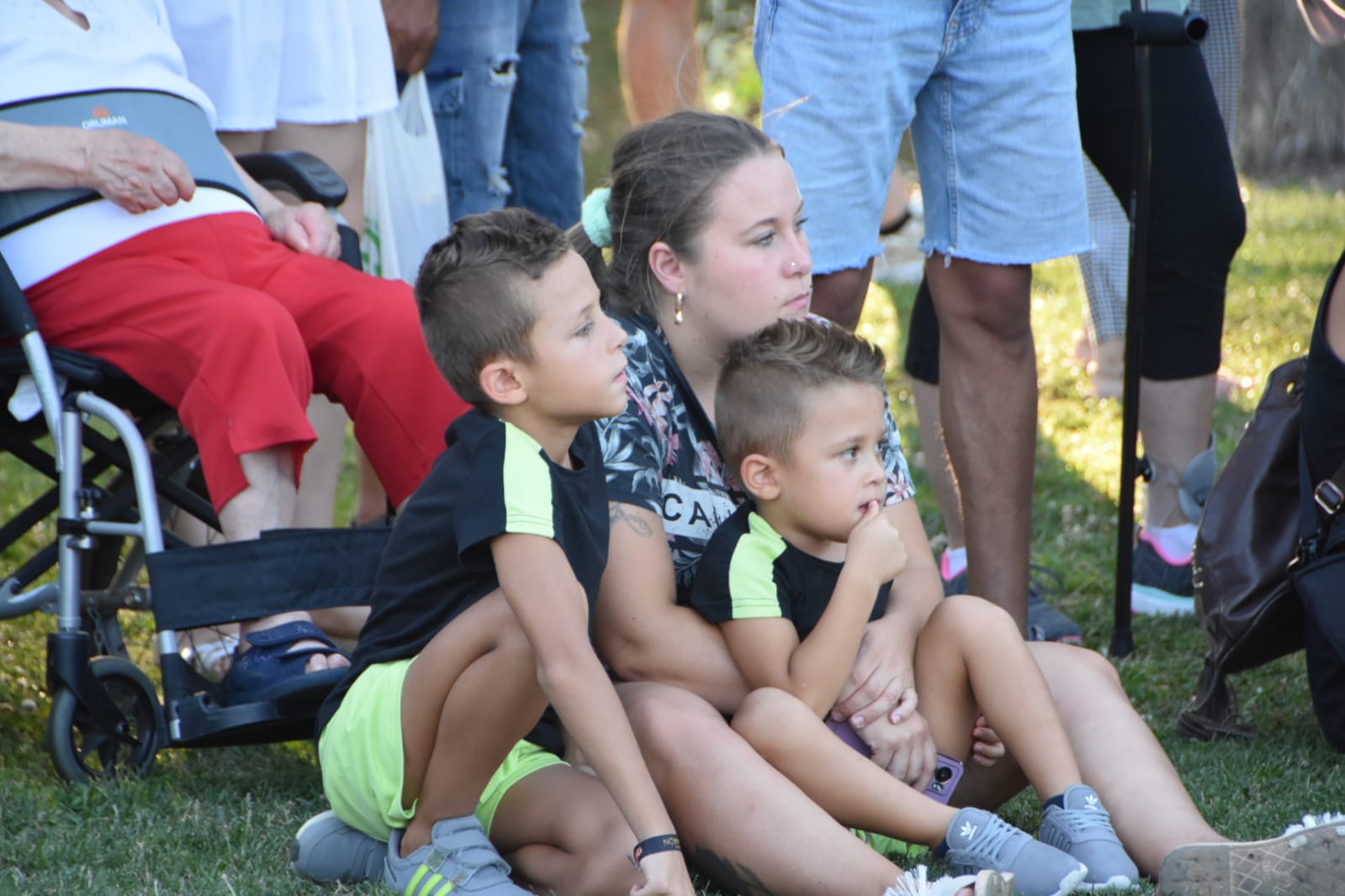 Las mejores fotos del Verano Cultural de Carbajosa, con pasacalles y espectáculo de cetrería