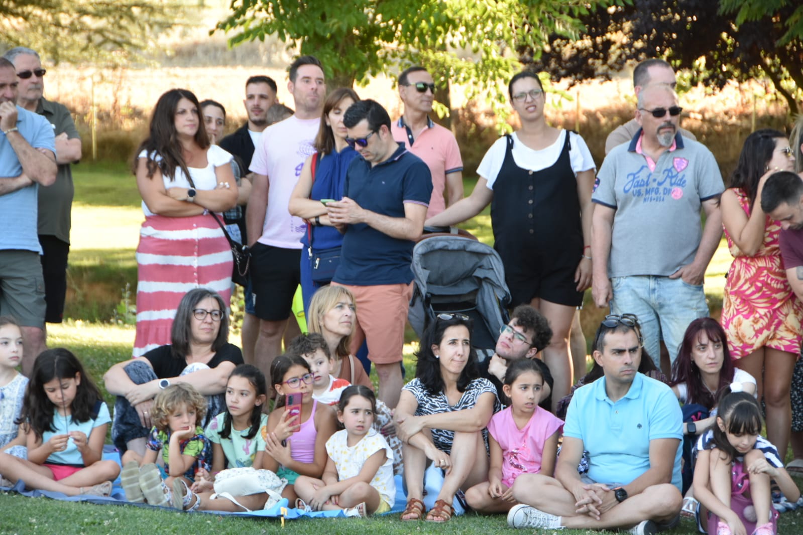 Las mejores fotos del Verano Cultural de Carbajosa, con pasacalles y espectáculo de cetrería