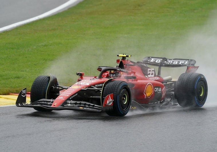 Carlos Sainz logra el primer puesto en los primeros libres del Gran Premio de Bélgica