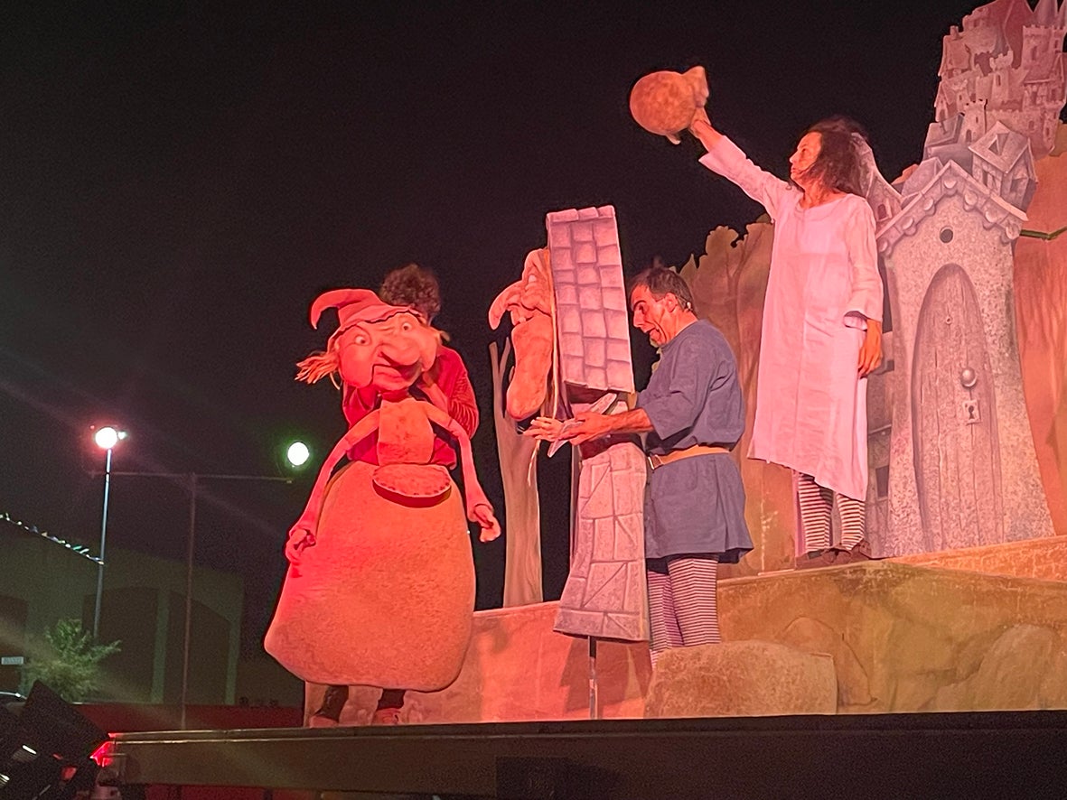 La mejor galería del Verano Cultural de Carbajosa y el espectáculo «Un cuento de brujas»