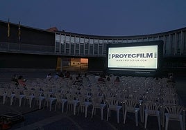 Noches de cine donde no hay cine con Proyecfilm