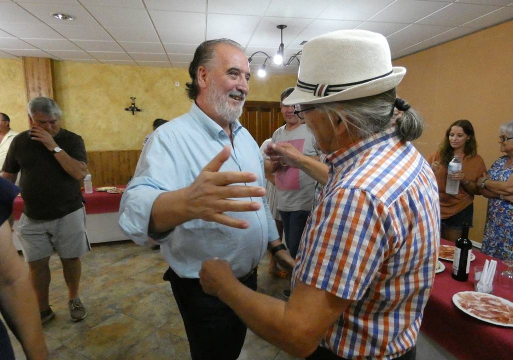 Macotera homenajea a su secretario José Luis Caballero